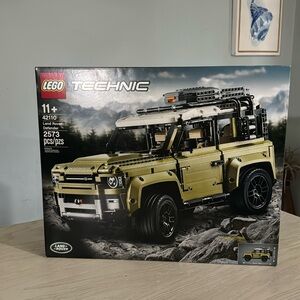 Land Rover Defender LEGO Set (2573 pieces)